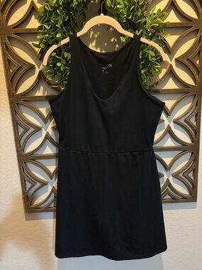 GapFit active Black Sleeveless V-Neck Dress with built in spandex short Medium